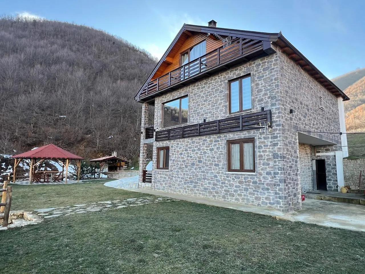 Apartment Saselisht Harmony 4 Bedroom Villa Pogradec