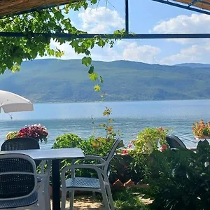  Bed & Breakfast Nesti Relax